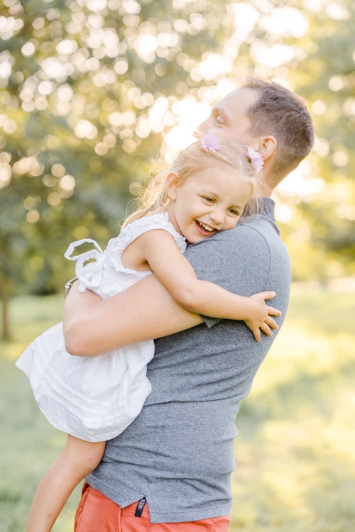 bonheur main enfant sourire amour